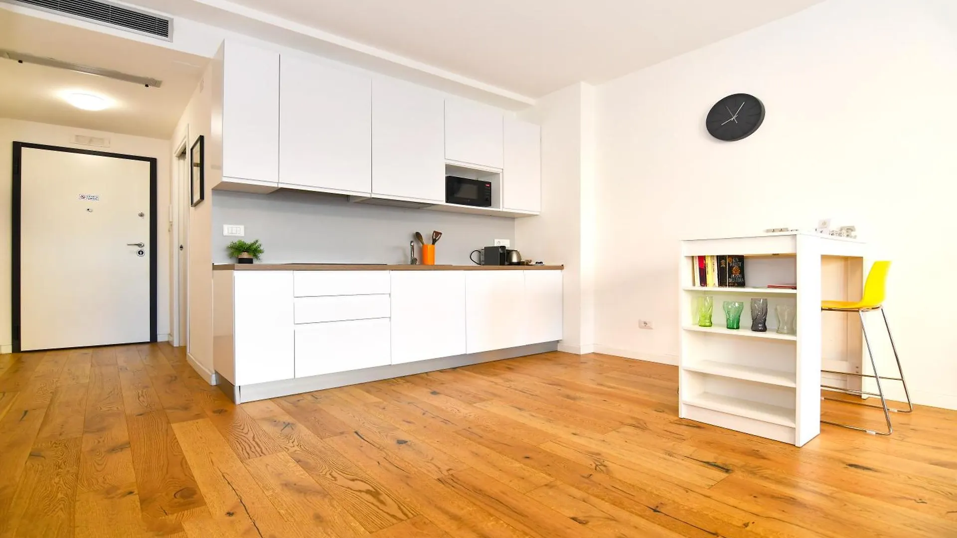Navigli-TortonaAmpio Monolocale, Garage Gratuito Apartment Milan